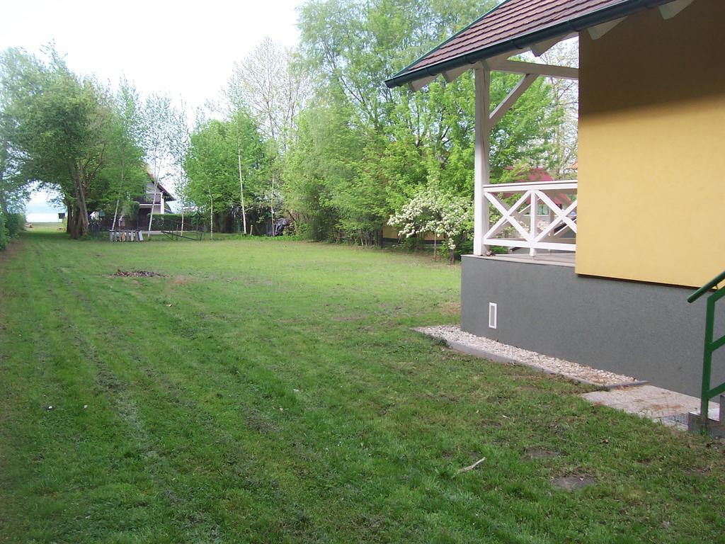 Rozmaring Ház Vila Balatonlelle Exterior foto